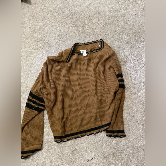 COPY - Sweater - Picture 1 of 2